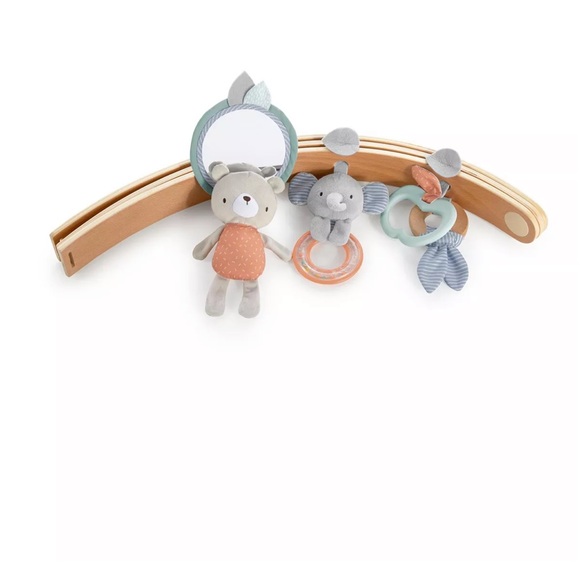 The wooden toy bar, whimsical toys and reversible mat - Picture 3 of 4